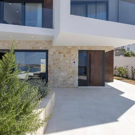 Luxury Seven Seas Villa